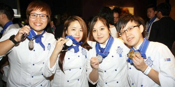 Paling Enak Itu Pacaran Sama Mahasiswa Perhotelan, Ini Lho 13 Alasannya!