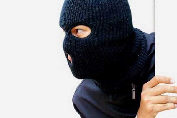 Maling, pencuri, perampokan, pencurian