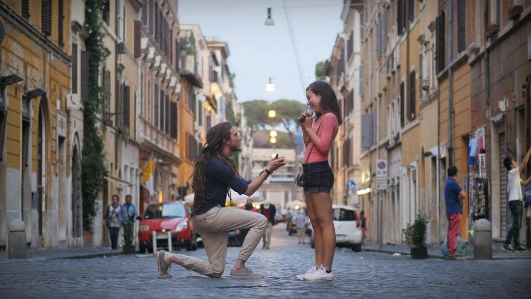 Jangan Nonton 5 Video Lamaran Romantis Ini Tanpa Tissue di Sampingmu