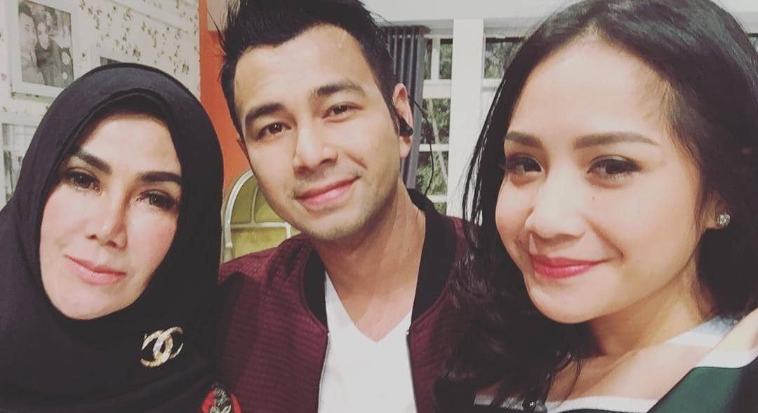 Curi Hati Calon Mertuamu dengan Memberi 9 Oleh-oleh Ini