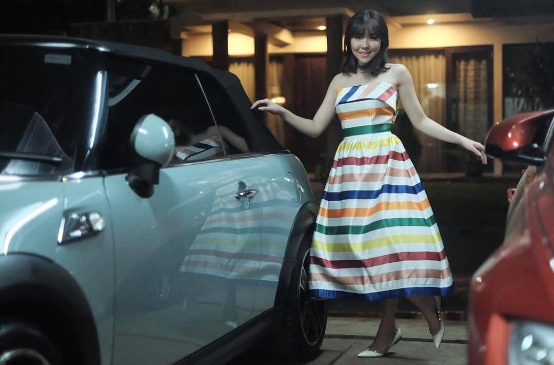 Karakter Tersembunyi Cewek yang Suka Pakai Flat Shoes