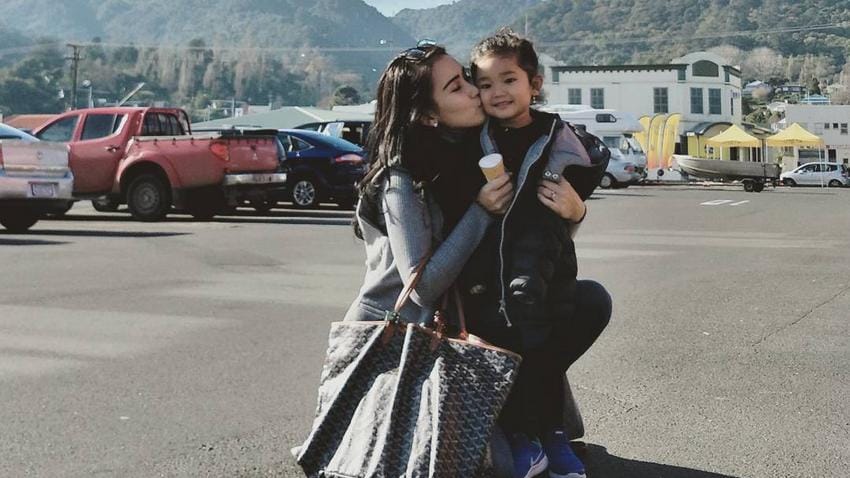 instagram.com/ayutingting92