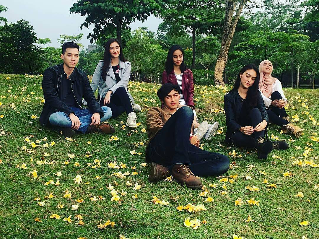 instagram.com/anaklangit.official