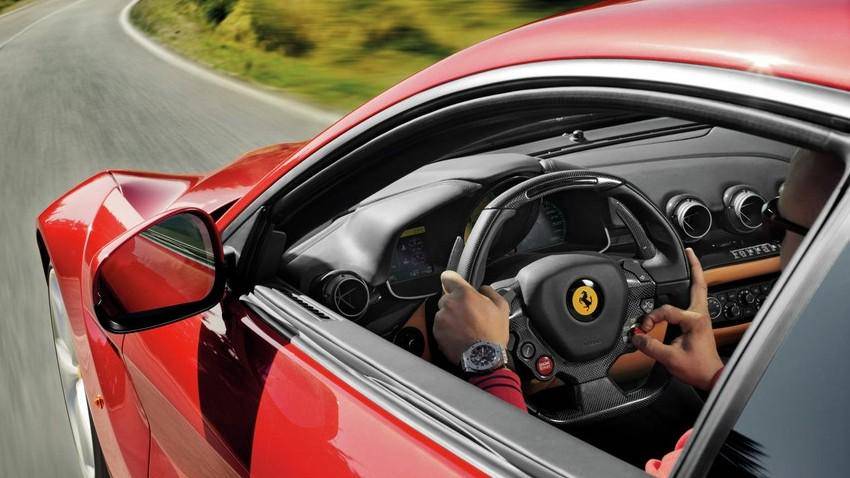 ferrari.com