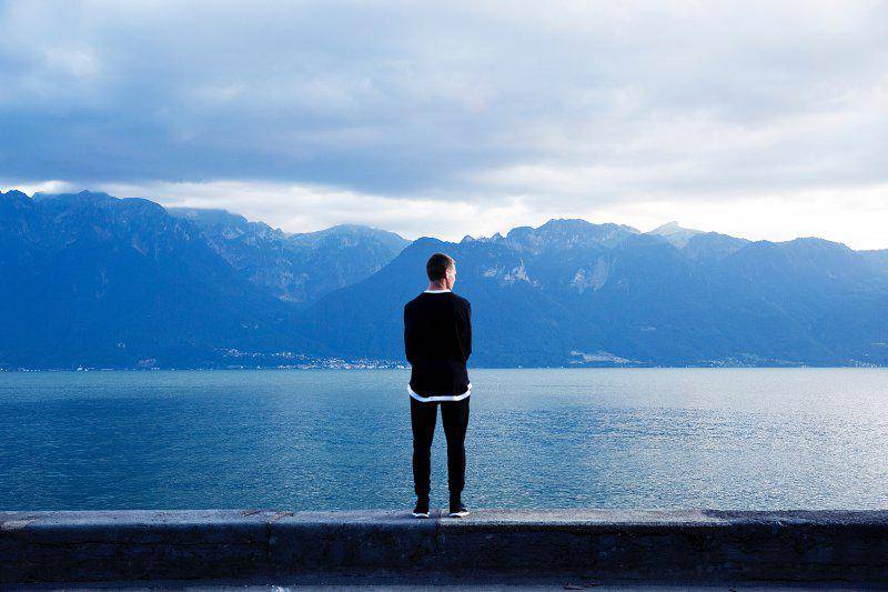 Joshua Earle via Unsplash
