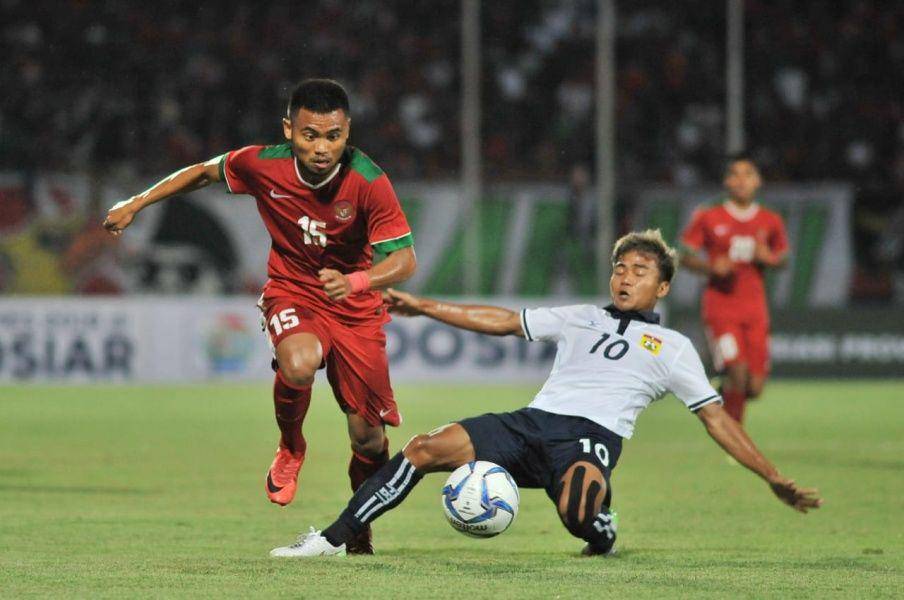 Striker Timnas U-22, Saddil Ramdani melepaskan diri dari lawan. pssi.org