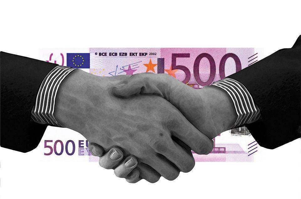 Ilustrasi suap dan politik transaksional (Pixabay/Geralt)