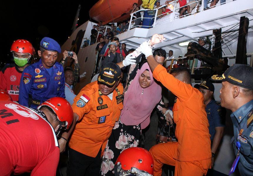 KM Satya Kencana terbakar