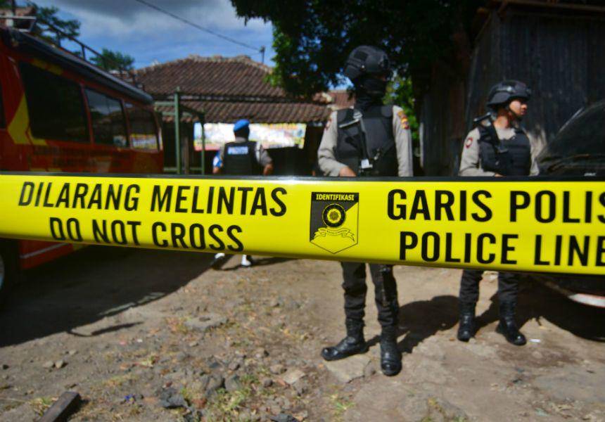 Garis polisi di rumah terduga teroris