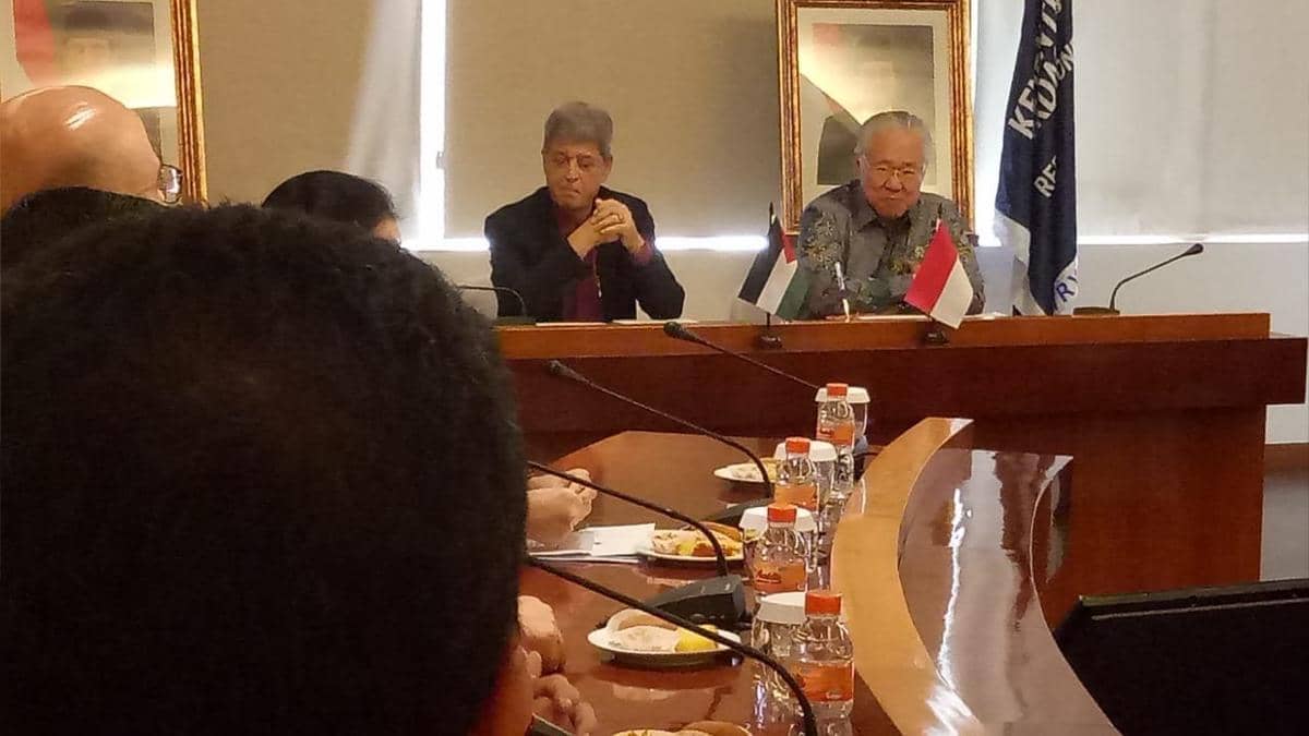 Duta Besar Palestina untuk Indonesia Zuhair Saleh Muhammad Al Shun dan  Menteri Perdagangan (Mendag) RI Enggartiasto Lukita