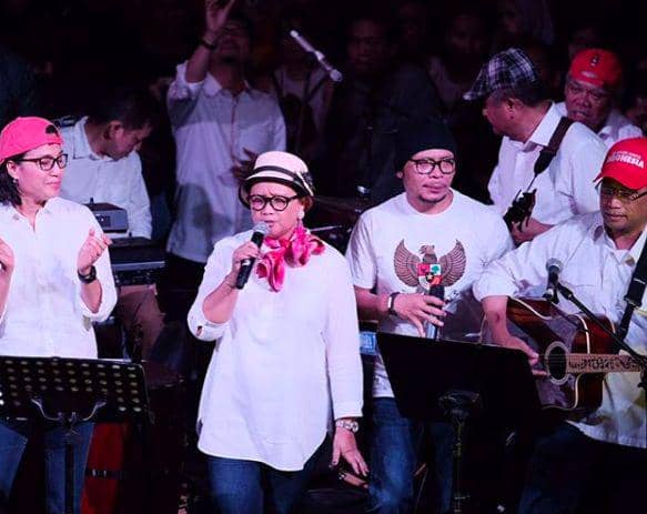(The Elek Yo Band tengah tampil di konser kemanusiaan bagi korban gempa Lombok pada Kamis, 9 Agustus 2018)