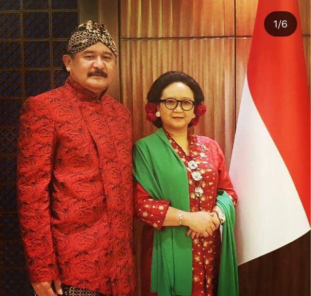 (Menteri Luar Negeri Retno Marsudi dan suami Agus Marsudi)