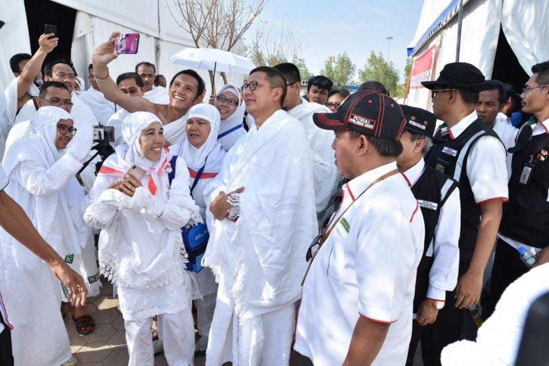 Menag Lukman Hakim Saifuddin bersama jemaah haji 2018 (Kemenag.go.id)