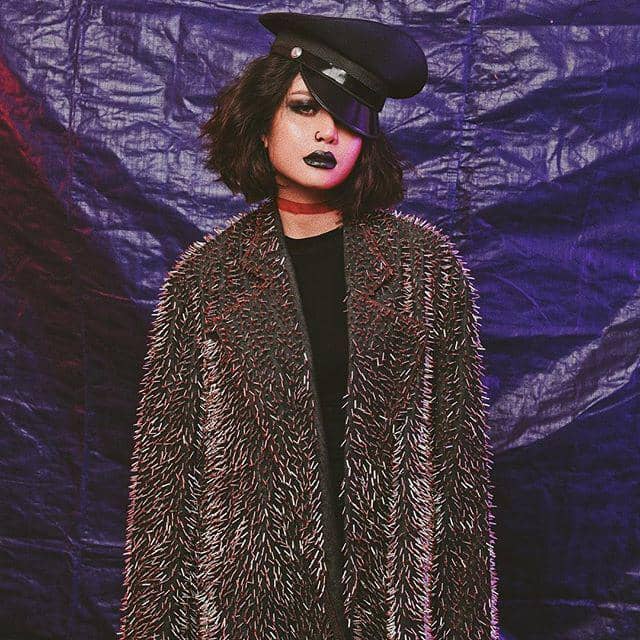 memposting aib sendiri