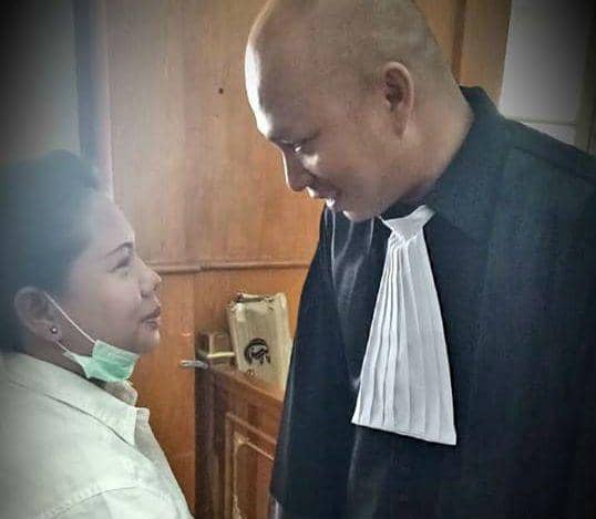 Meliana dan pengacaranya (Facebook/Ranto Sibarani)