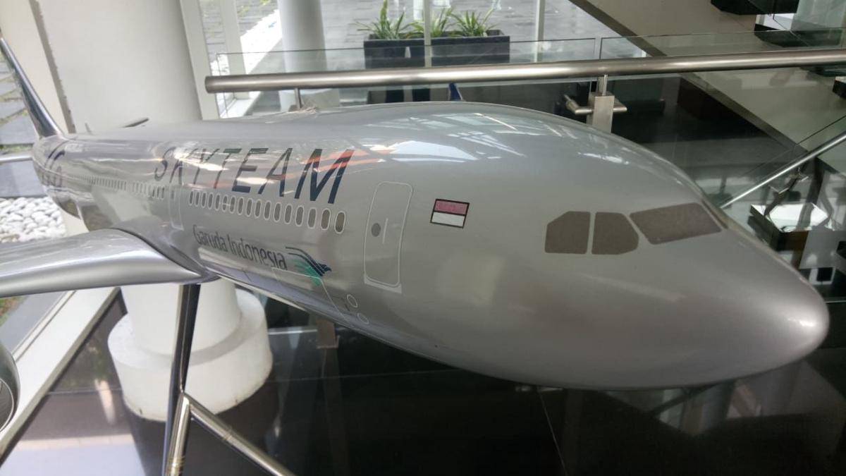 Miniatur pesawat Garuda