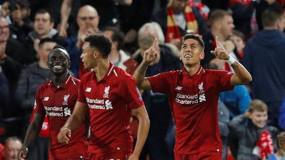 Roberto Firmino merayakan golnya bersama The Reds.