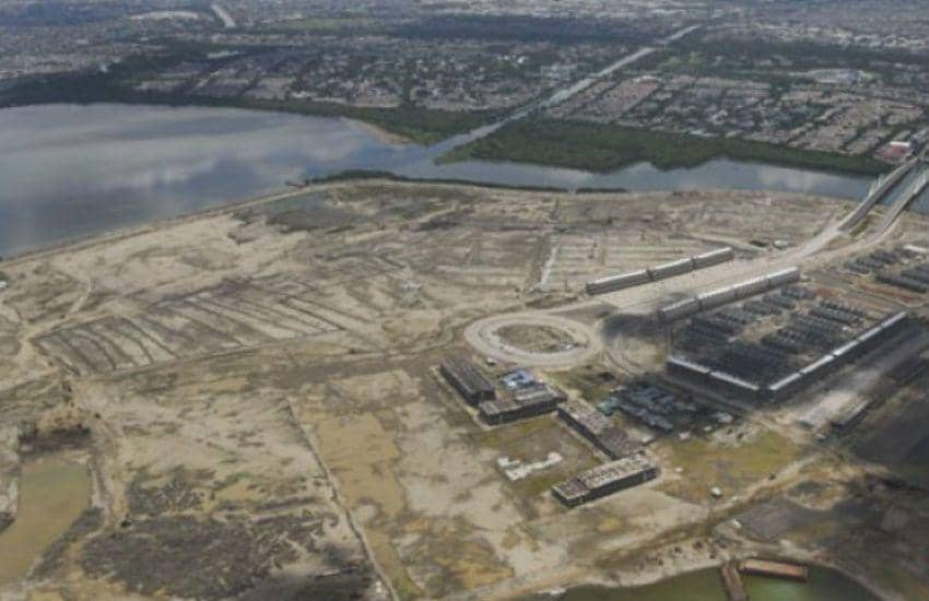 Reklamasi Teluk Jakarta Foto udara proyek reklamasi Teluk Jakarta, Sabtu (29/10/2016). (ANTARA/Zabur Karuru) ()