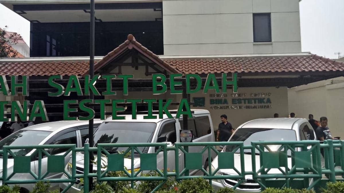 Rumah sakit ratna sarumpaet