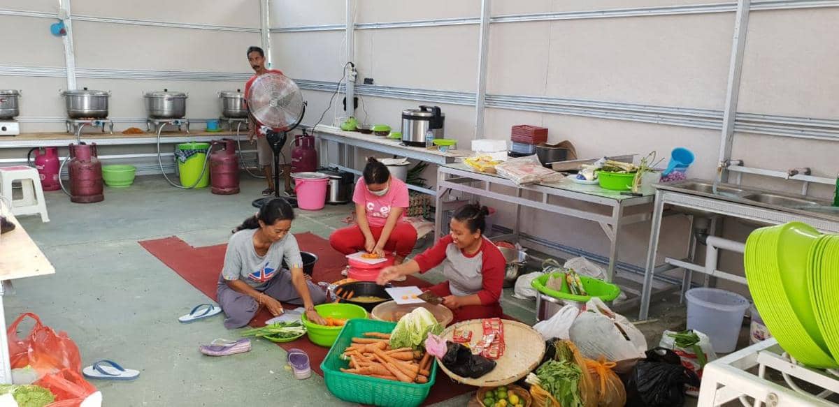 dapur umum di Posko BUMN di Palu