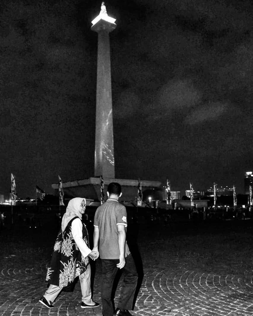 Gubernur Jakarta Anies Baswedan dan istri Fery Farhati