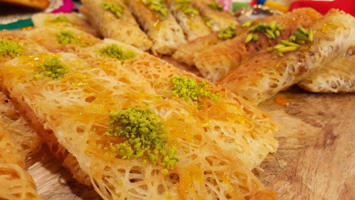 Reshteh Khoshkar, roti jala manis khas Iran