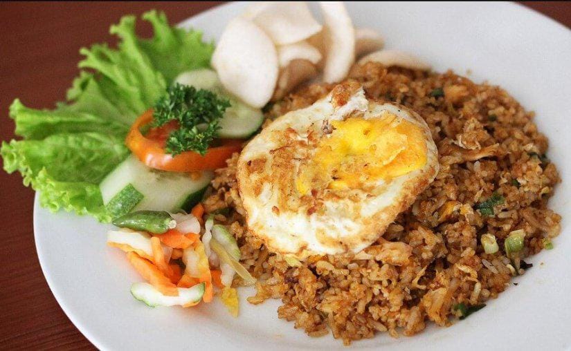 Nasi Goreng Salmon Sat-Set, Solusi Makan Enak & Anti-Mager!