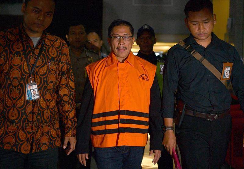 (Bupati Cirebon Sunjaya Purwadisastra) ANTARA FOTO/Sigid Kurniawan