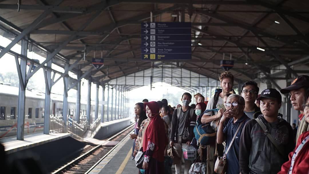 instagram.com/keretaapikita