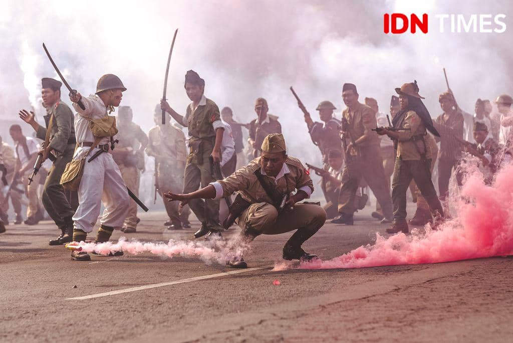 Teatrikal yang ditampilkan saat Parade Juang 2018. IDN Times/Reza Iqbal