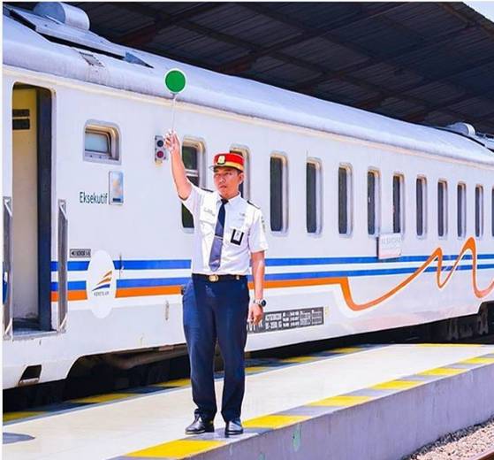 Instagram.com/keretaapikita
