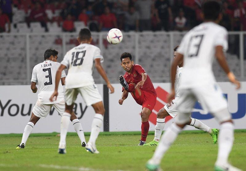 (Andik Vermansah (kiri) saat melawan Timor Leste di Piala AFF 2018) ANTARA FOTO/Sigid Kurniawan