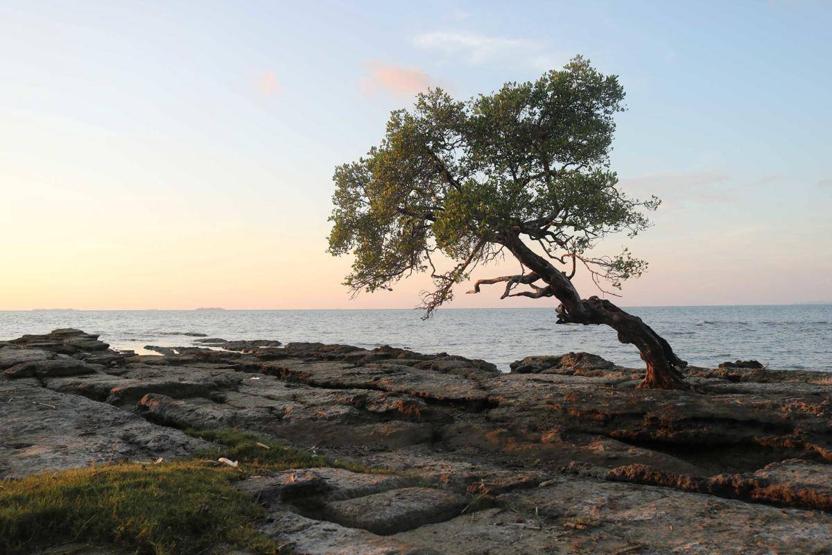 Pantai Kuri, salah satu spot wisata di Kabupaten Maros, Sulawesi Selatan