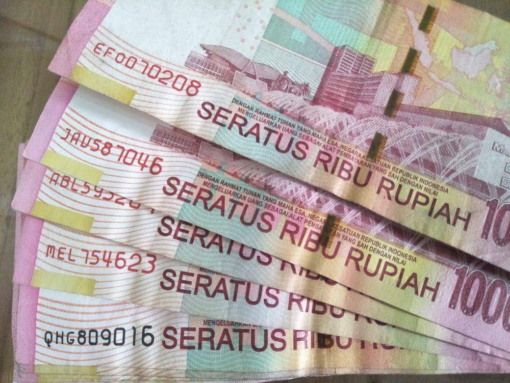 ilustrasi rupiah pecahan seratus ribu