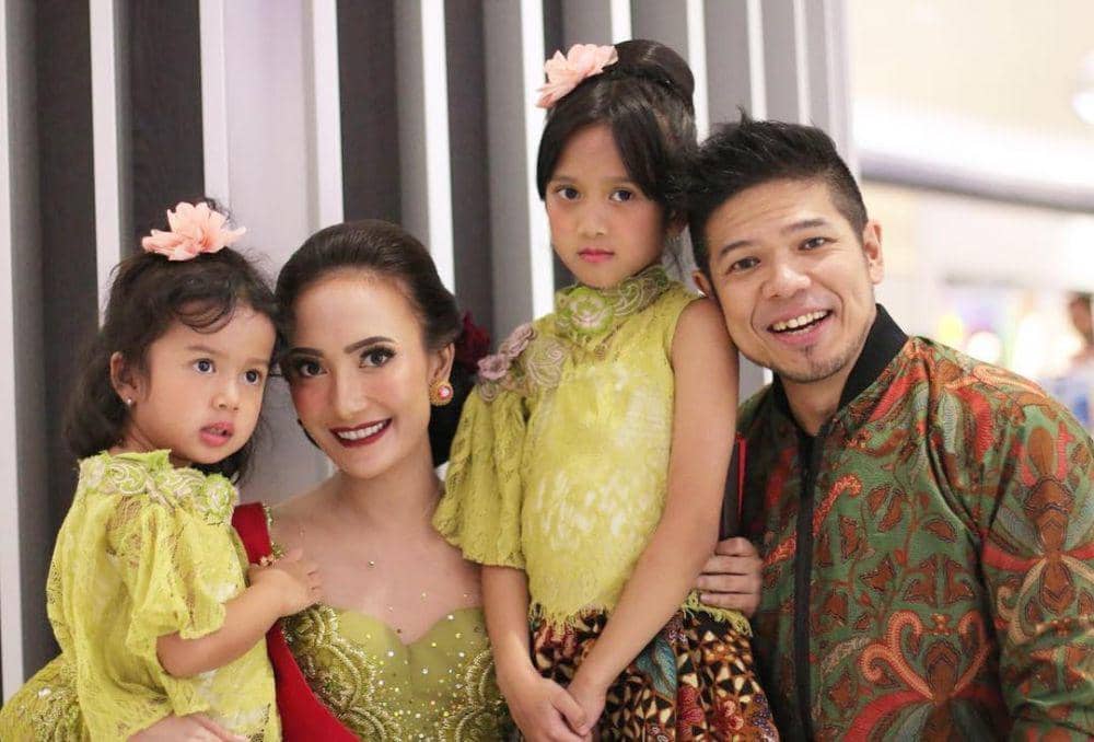 Instagram.com/artikasaridevi