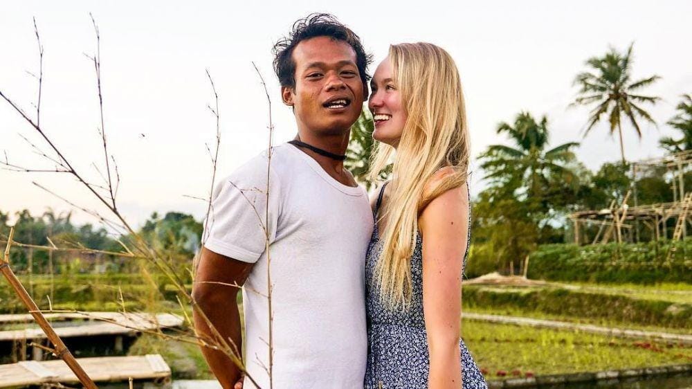 Instagram.com/pollyoddsocks