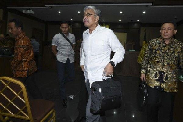 (Eks Gubernur Sulawesi Tenggara Nur Alam) ANTARA FOTO/Hafidz Mubarak