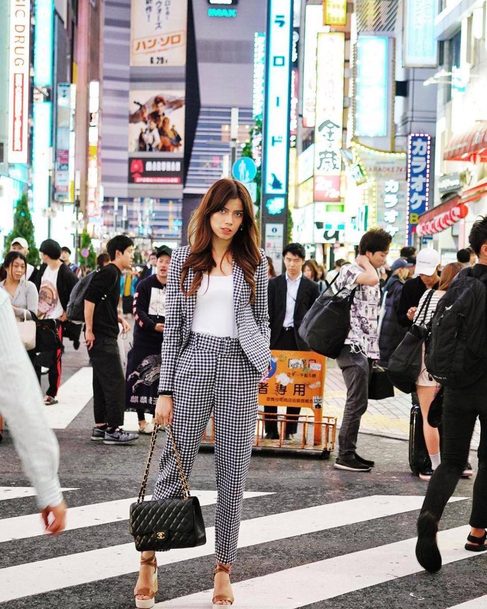 instagram.com/sabrinachairunnisa_