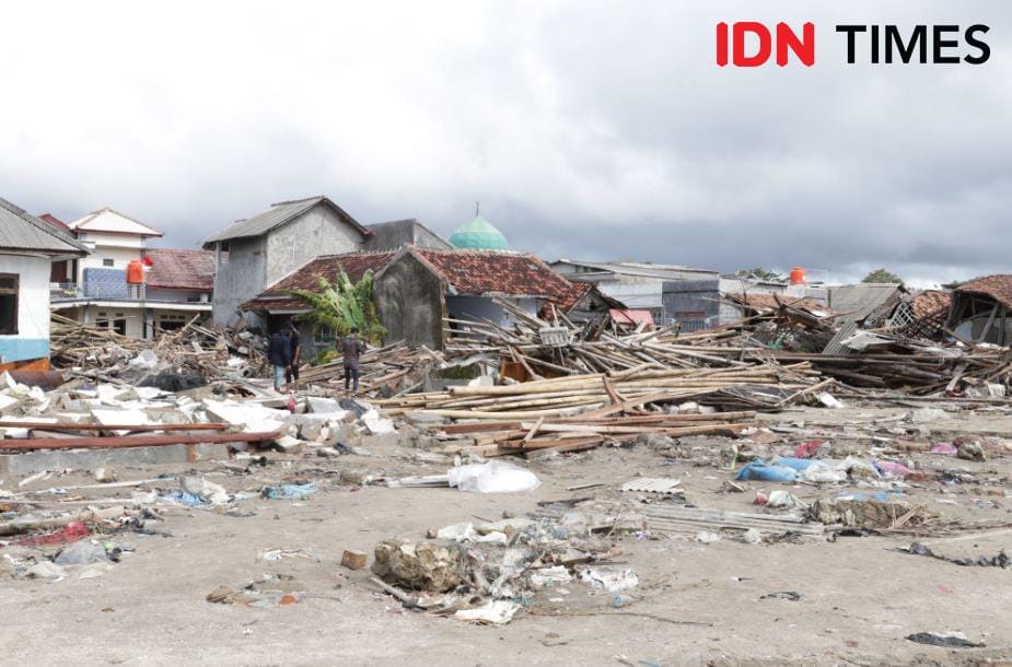 Tsunami Banten (IDN Times/ Helmi Shemi)