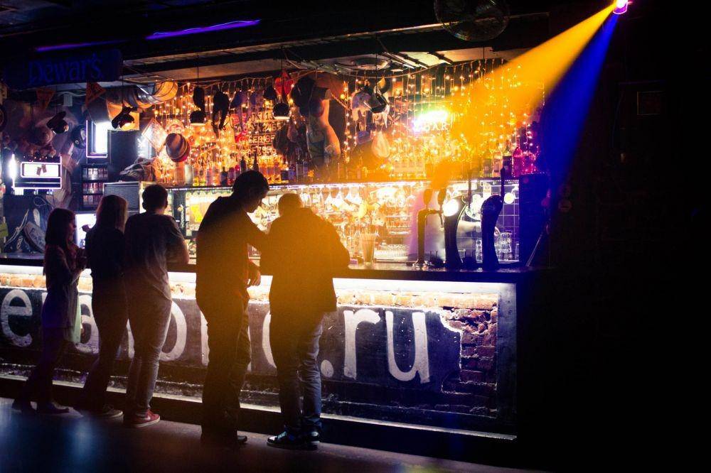 Disko, klub malam, bartender, dugem