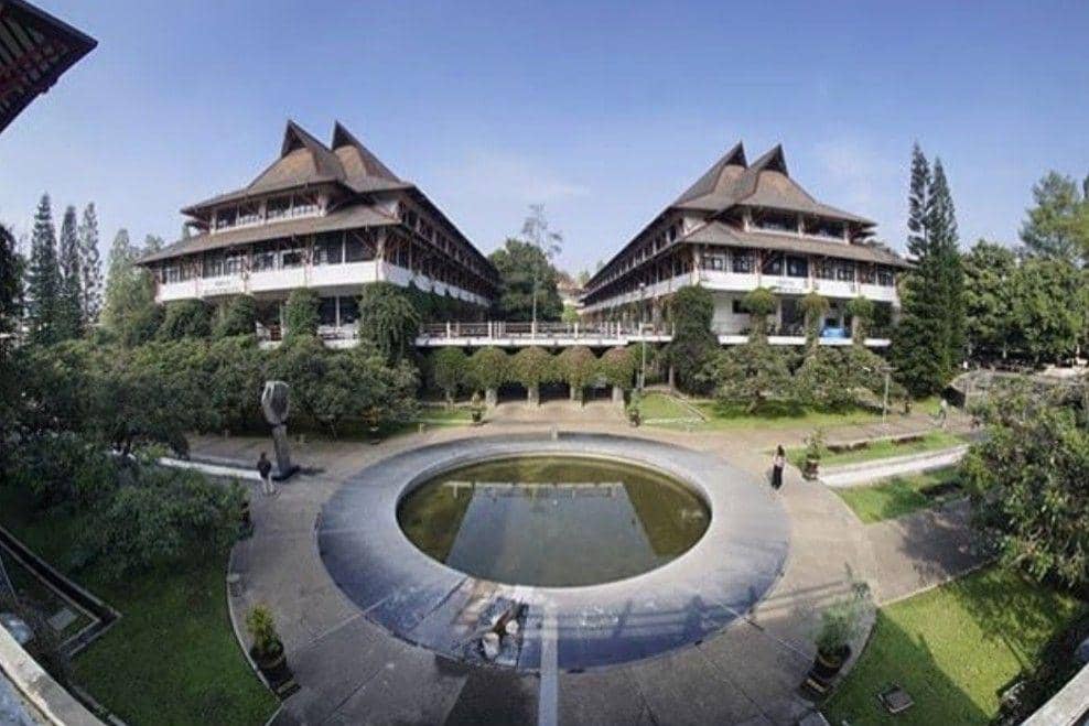 Instagram.com/institutteknologibandung