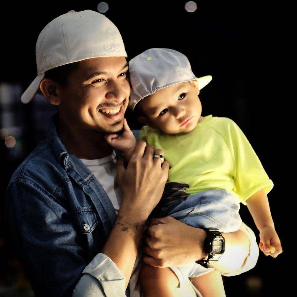 Instagram/tail_wagging