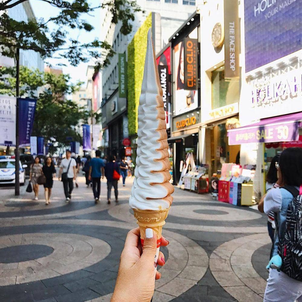 instagram.com/girleatworld