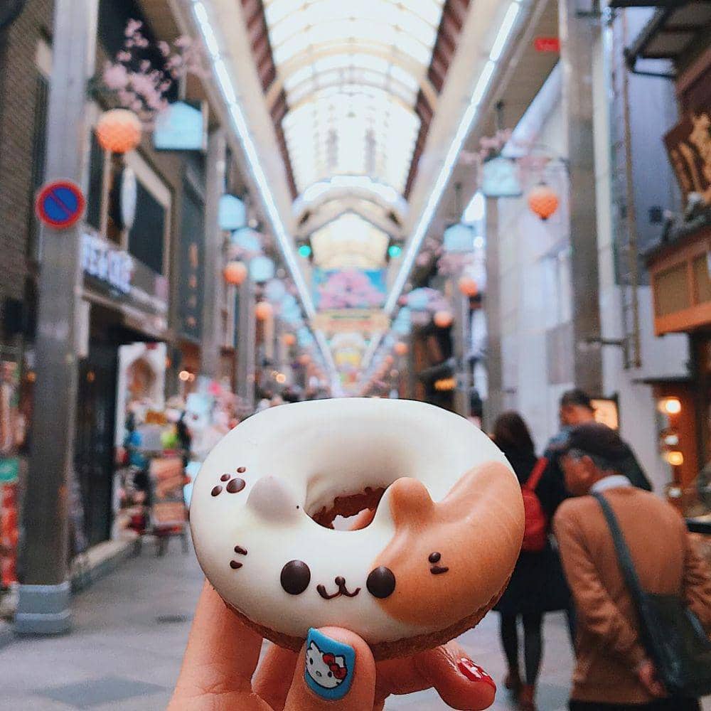 instagram.com/girleatworld