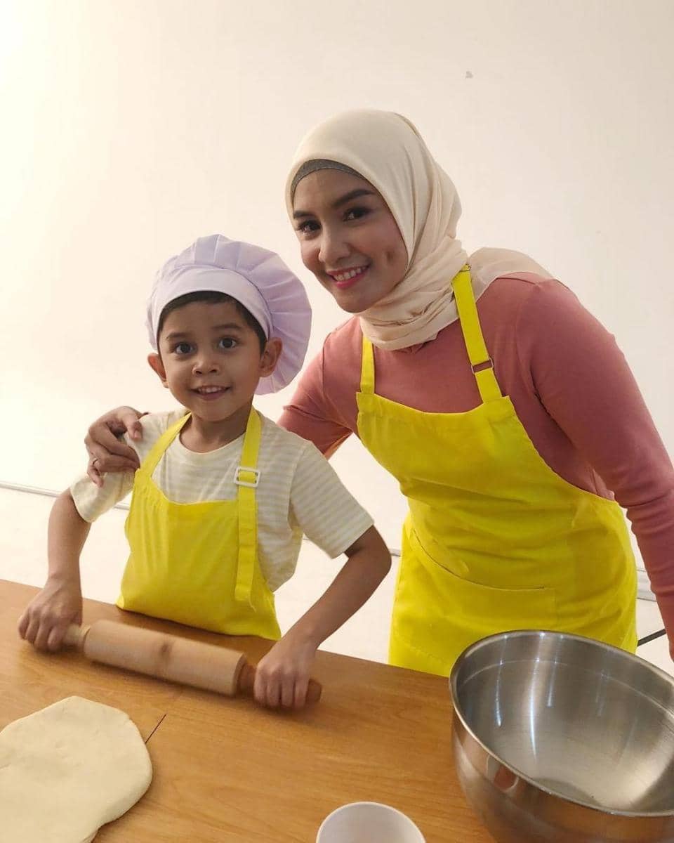 instagram.com/intan_nuraini23