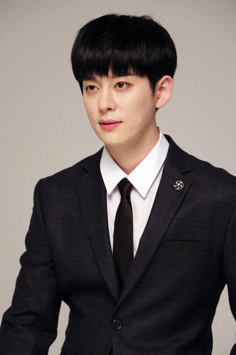 Twitter.com/@G_BoyFriend