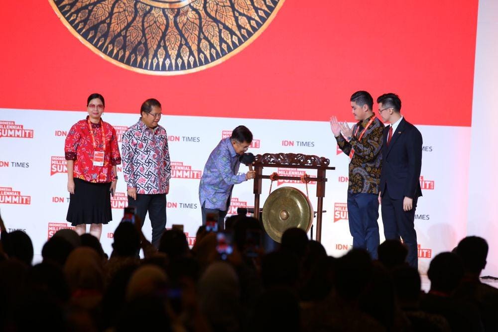 Pembukaan acara Indonesia Millennial Summit 2019 oleh Wakil Presiden Jusuf Kalla (IDN Times/Ashari Arief)