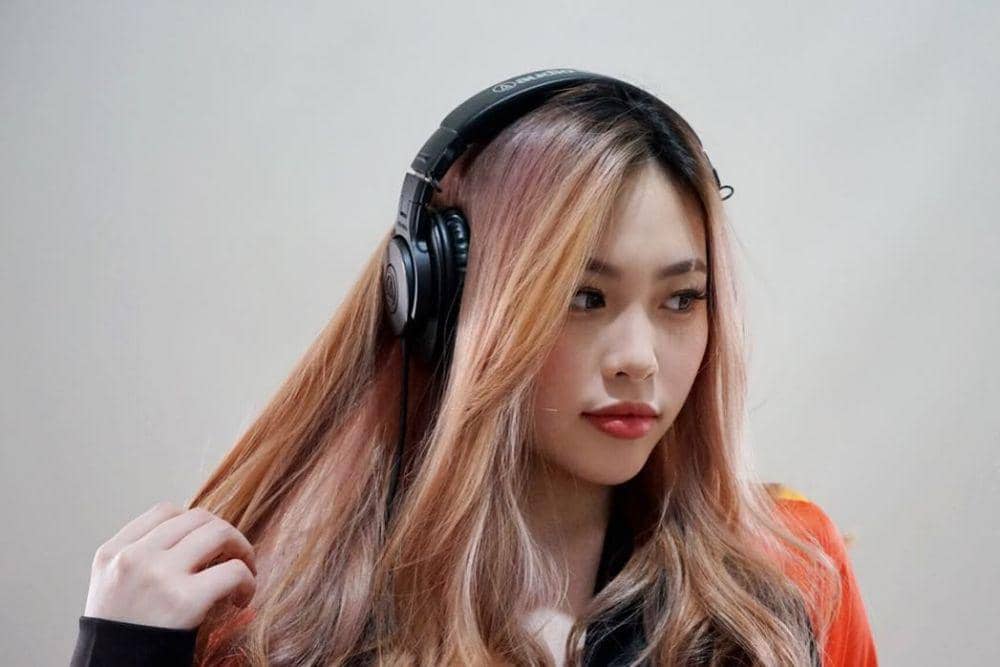 instagram.com/dinavanessaputri