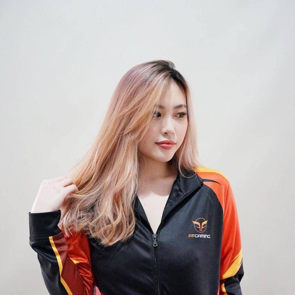 instagram.com/dinavanessaputri