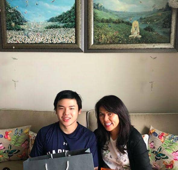 Putra sulung Ahok Nicholas Sean Purnama bersama adik Ahok. (Instagram.com/fifiletytjahajapurnama)